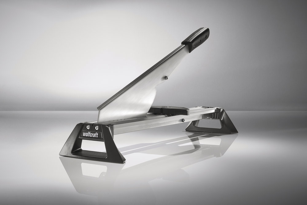 GILOTYNA DO CIĘCIA PANELI LAMINOWANYCH LC 600 Maksymalna szerokość paneli 465 mm