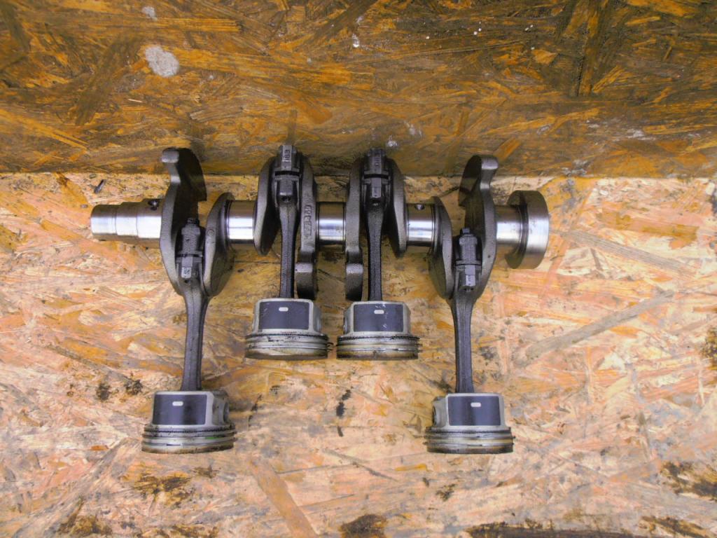 WAŁ KORBOWY KOMPLETNY 1.2 TWINGO II