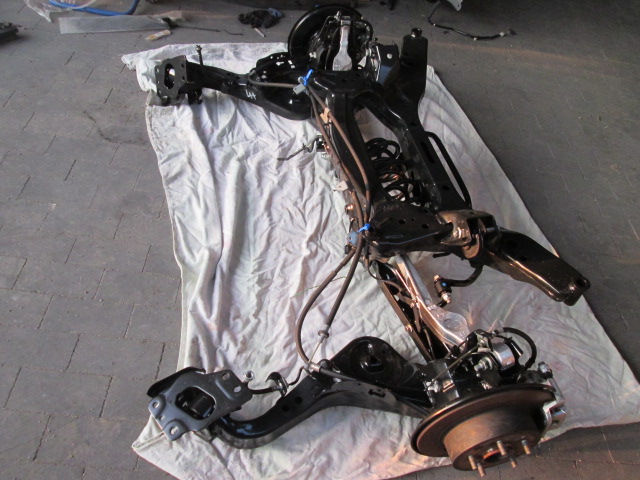 ZAWIESZENIE BELKA PIASTA WAHACZ QASHQAI 2013 ROK Numer katalogowy części 000