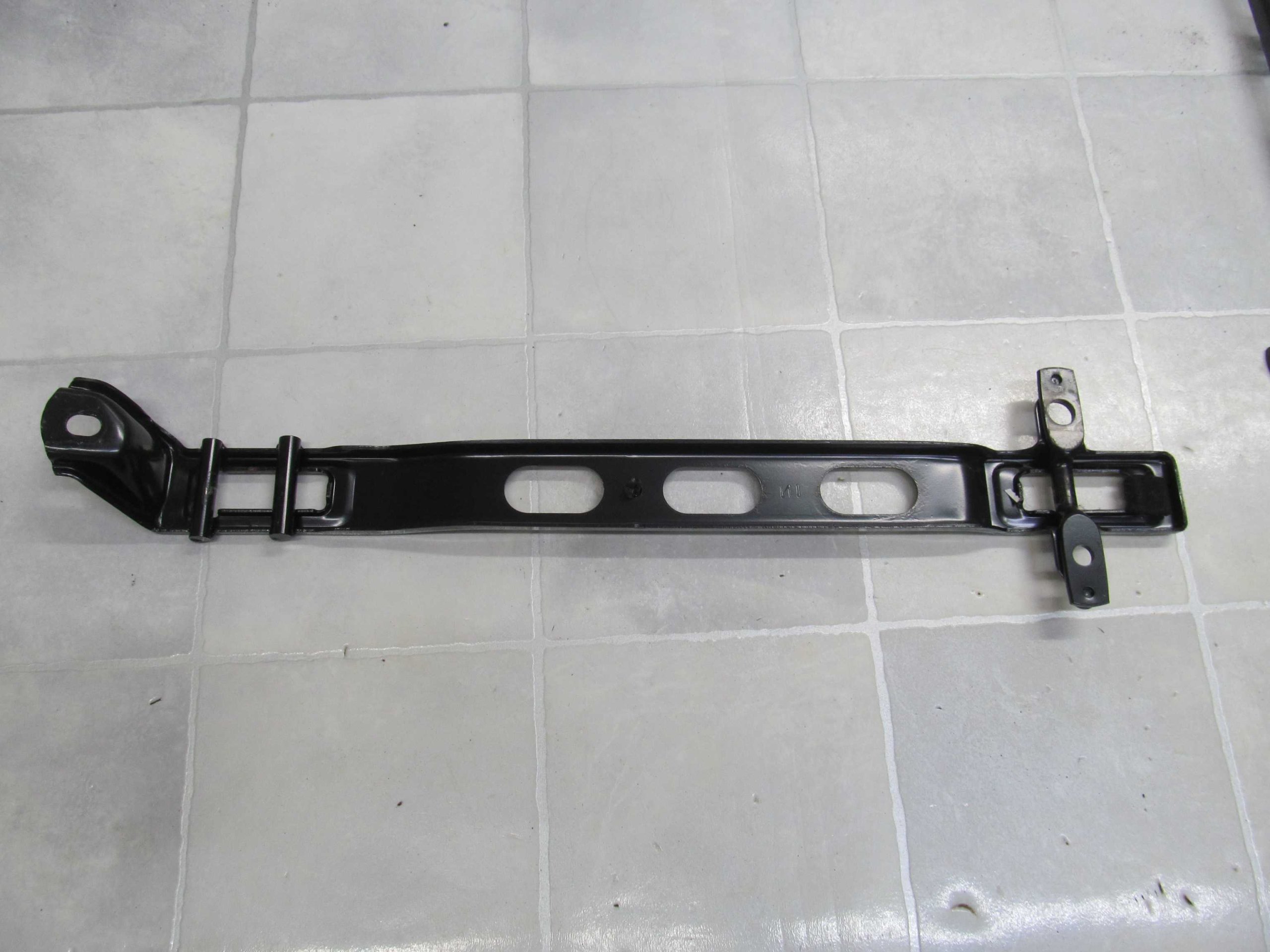 TOYOTA AVENSIS VERSO 01 MOCOWANIE FOTELA TP III R Weight with packaging 10 kg