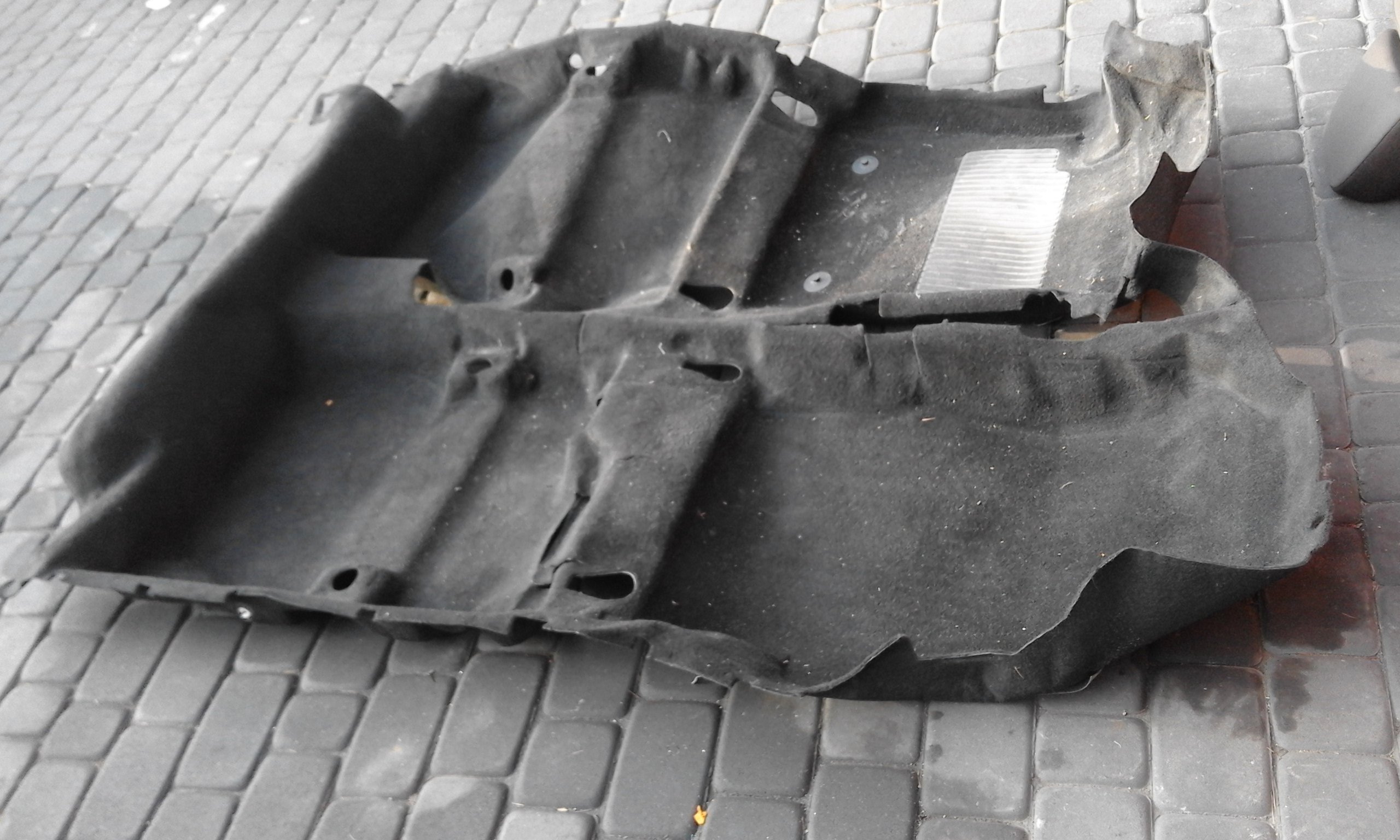 КОВЕР,ПОЛ, КОВРОВОЕ ПОКРЫТИЕ - FORD FIESTA MK7