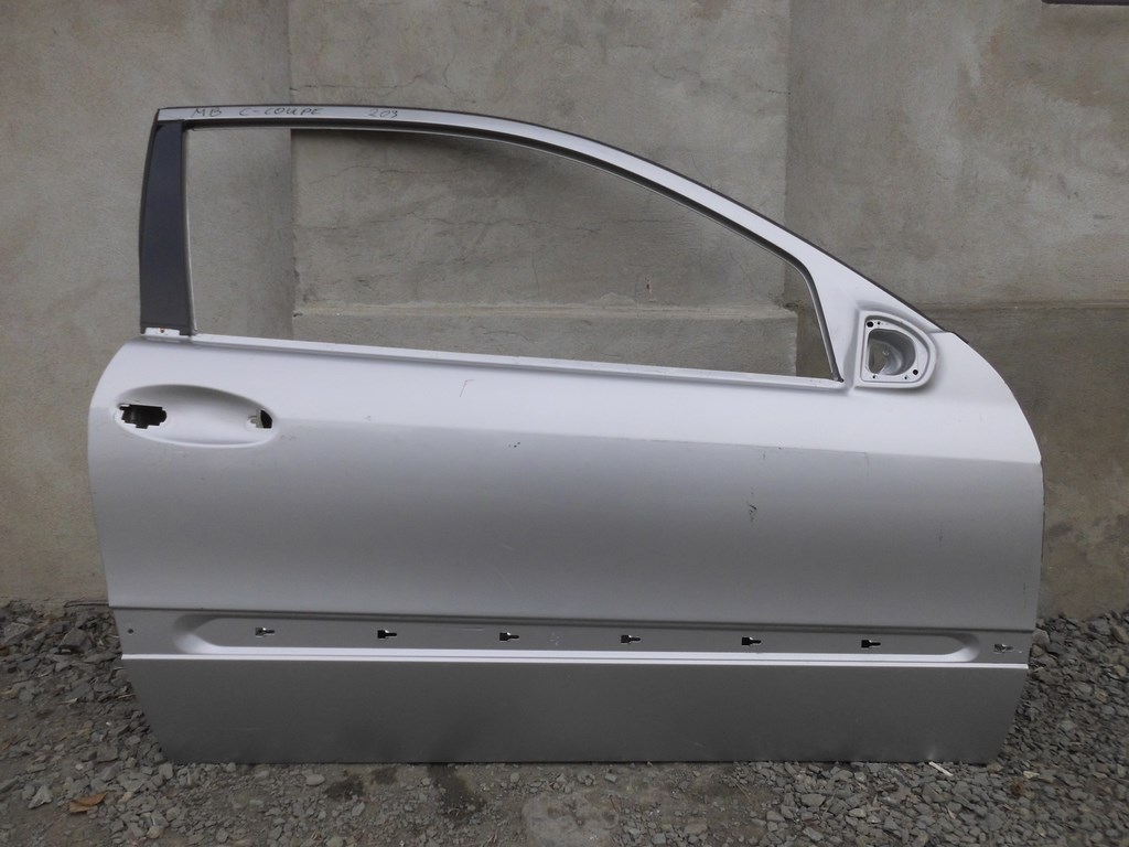 дверь правая MERCEDES C класс W203
