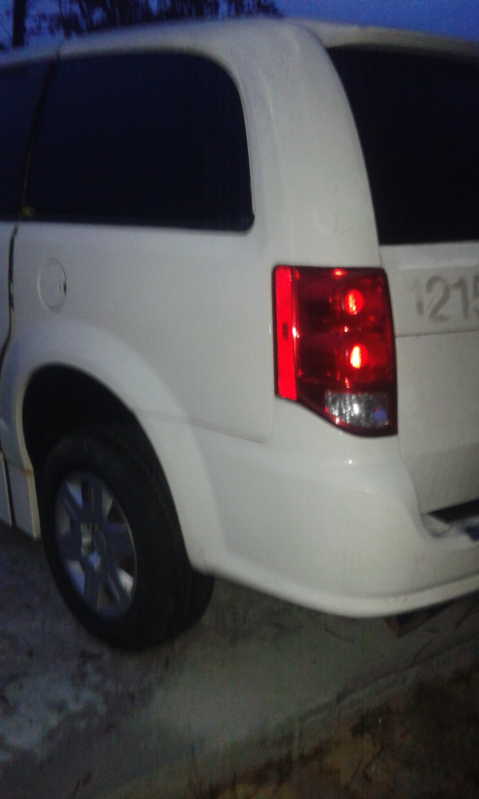 VOYAGER TOWN CARAVAN 08-17r ЧЕТВЕРТЬ ЛЕВЫЙ ЗАД.