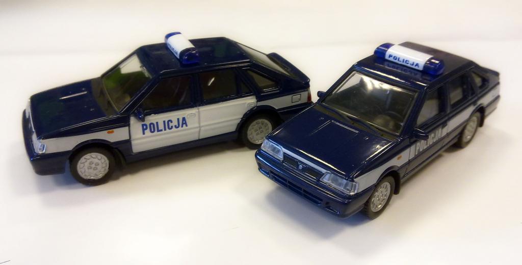 

Kultowe Auta model auto Polonez Policja 1:34