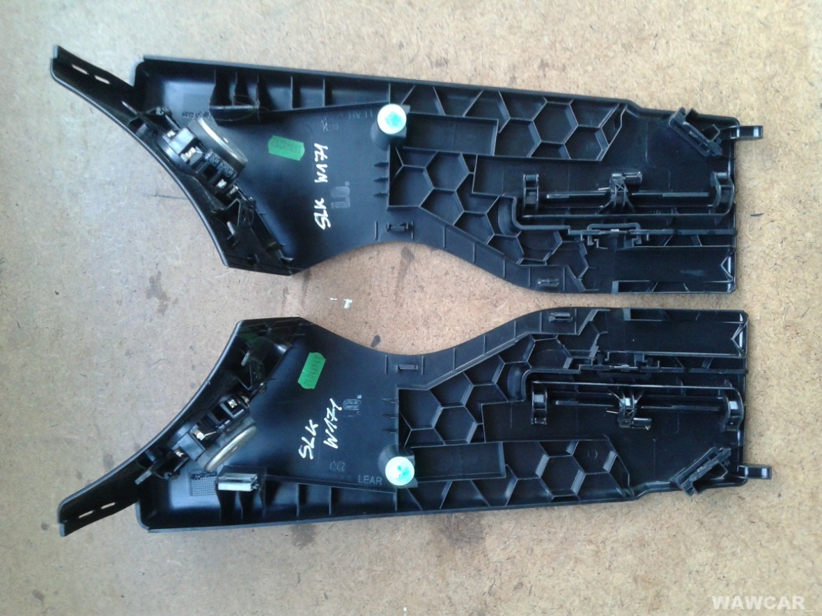 OSŁONA PASA L A1716902725 MERCEDES SLK W171 04-11 Producent części Mercedes-Benz OE