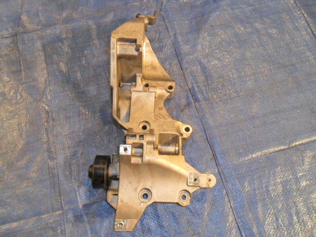 VW AUDI SKODA 2.0 TDI ЛАПА ГЕНЕРАТОРА 03L903143K