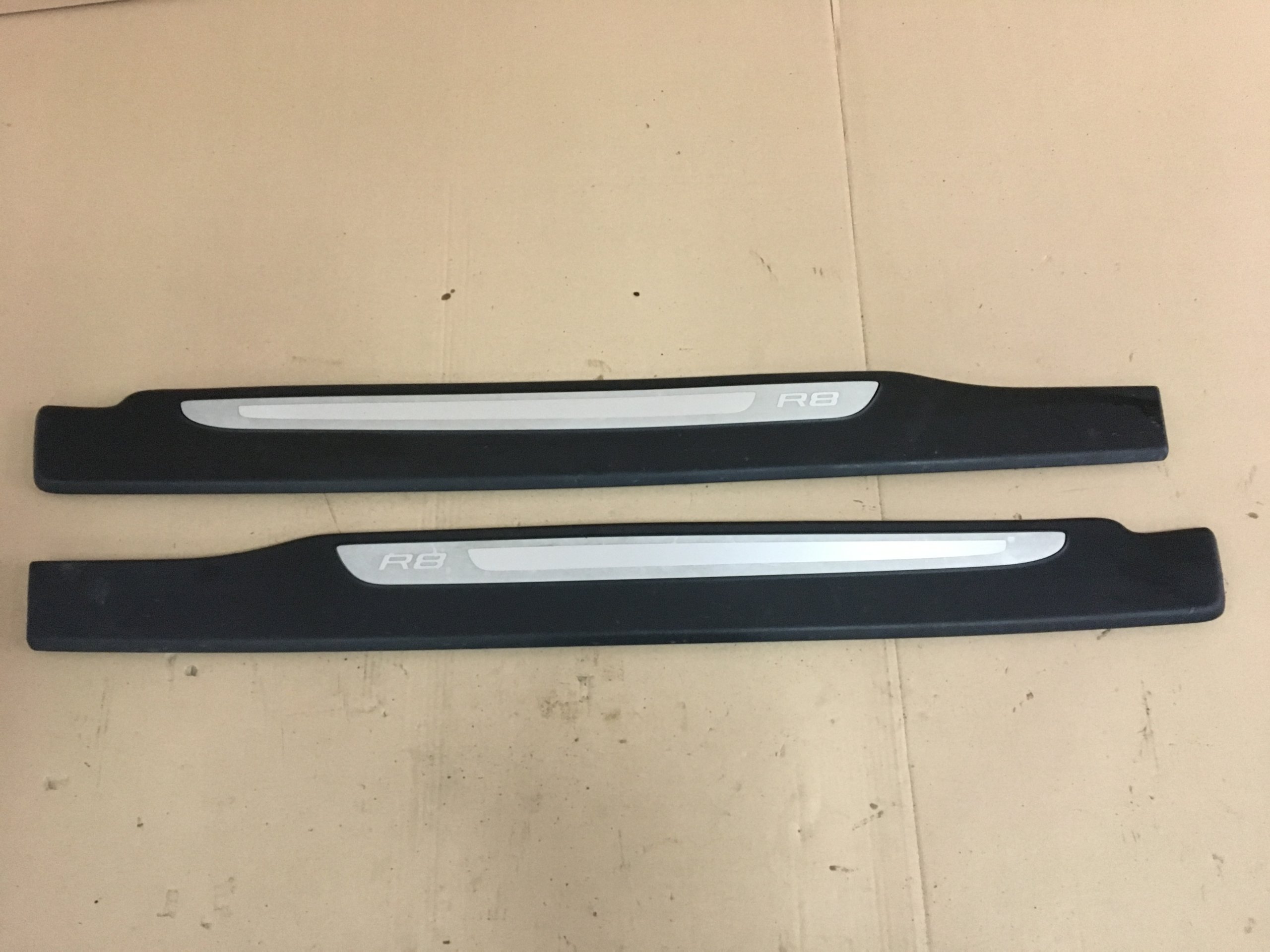 AUDI R8 LISTWA PROGOWA NAKŁADKA PRAWA 420853492