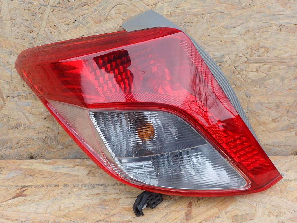 Lampa Lewa Ty Tylna Toyota Yaris Iii R Za Z Z Jasienica Allegro Pl