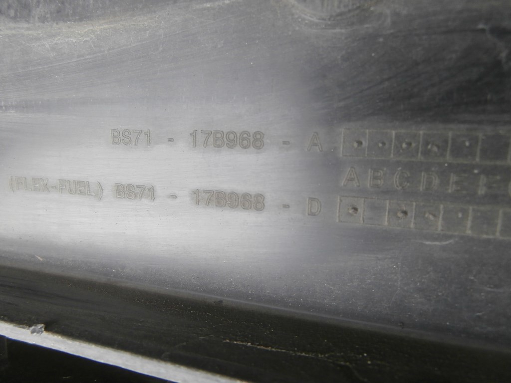 mitte Lüftungsgitter der Stoßstange FORD MONDEO MK4 LIFT 10