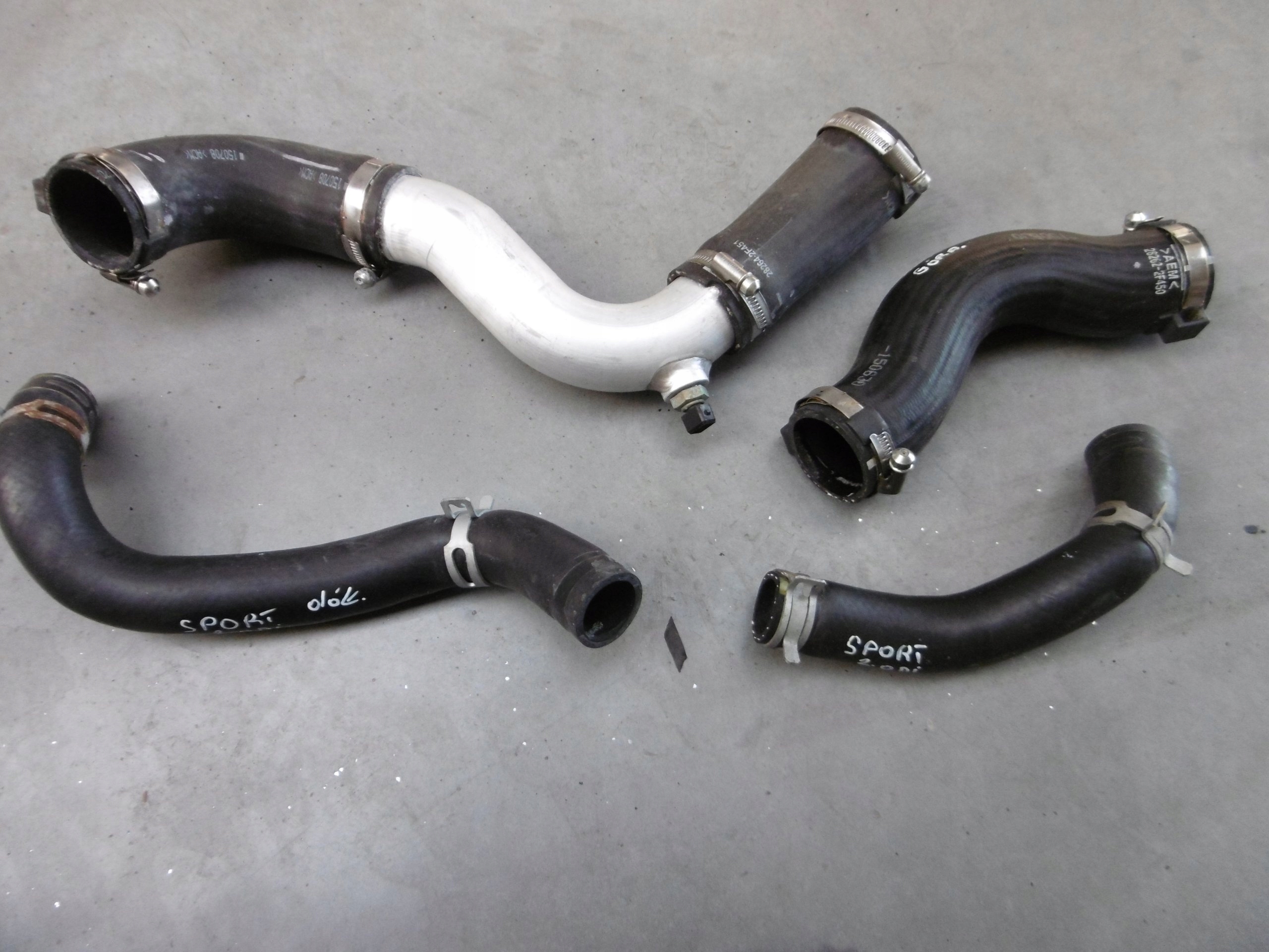 SPORTAGE 2.0 CRDI RURA INTERCOOLER PRZEWÓD PŁYNU