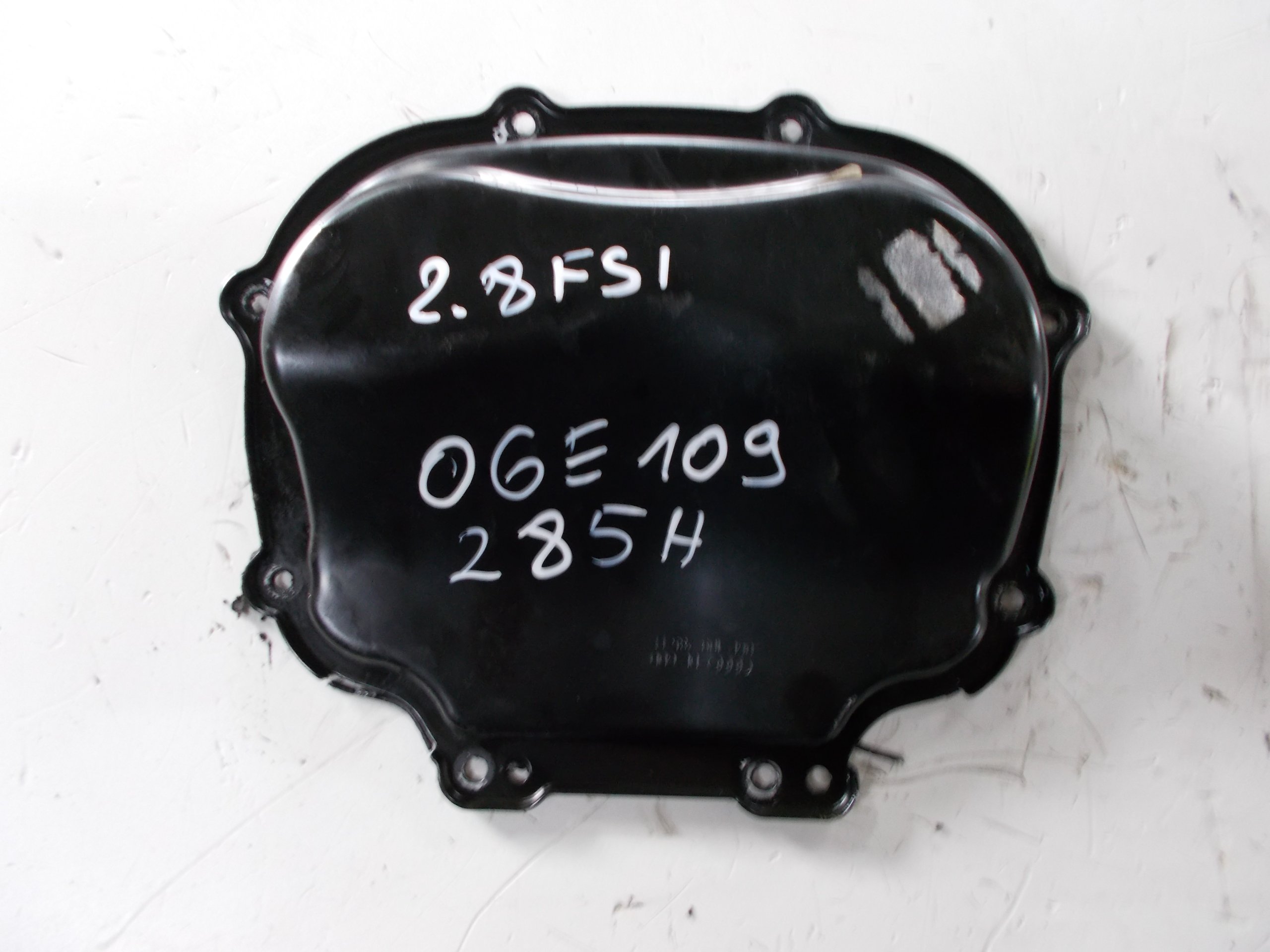 Audi A4 A6 2.8 3.2 FSI корпус ГРМ 06E109285H