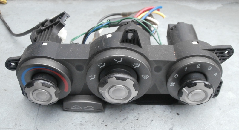 Hyundai Купе 99-02 Панель управління повітря КРК