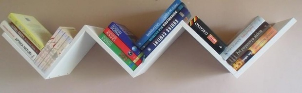 SOLIDNA BIAŁA PÓŁKA WISZĄCA NA KSIĄŻKI DO SALONU! Głębokość mebla 20 cm