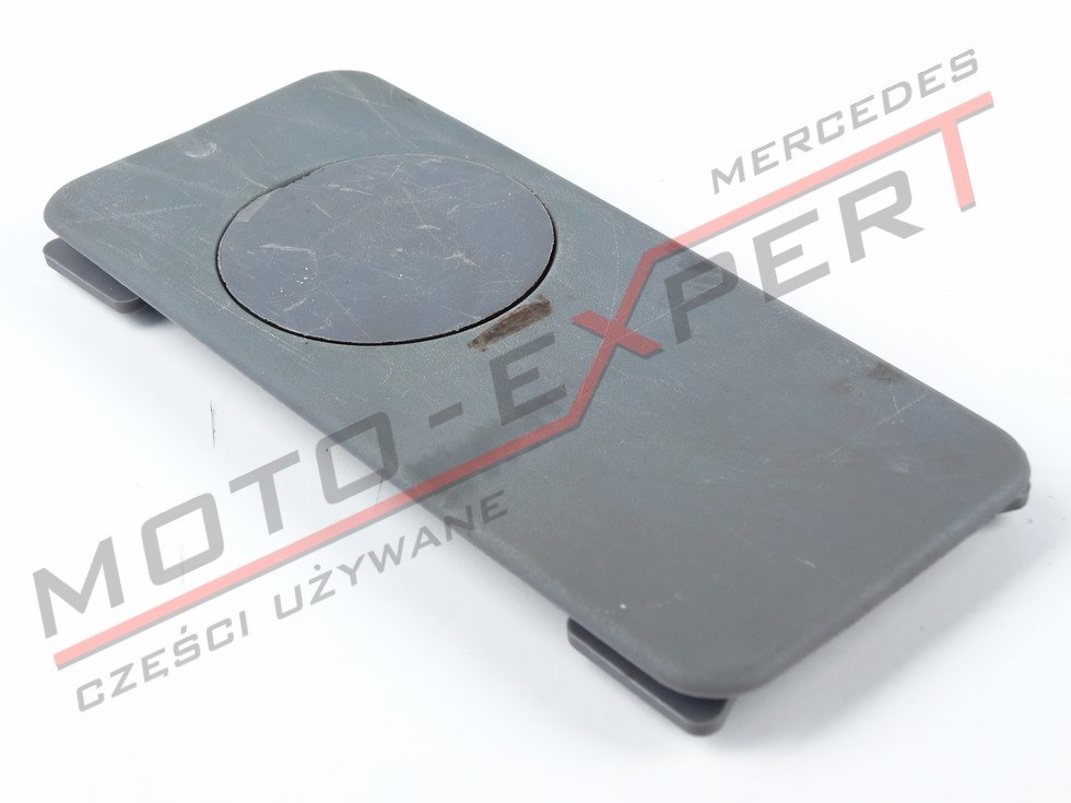 Mercedes W638 ZAŚELPKA PODŁOGI MOCUJĄCA WYKŁADZINE Producent części Mercedes-Benz OE
