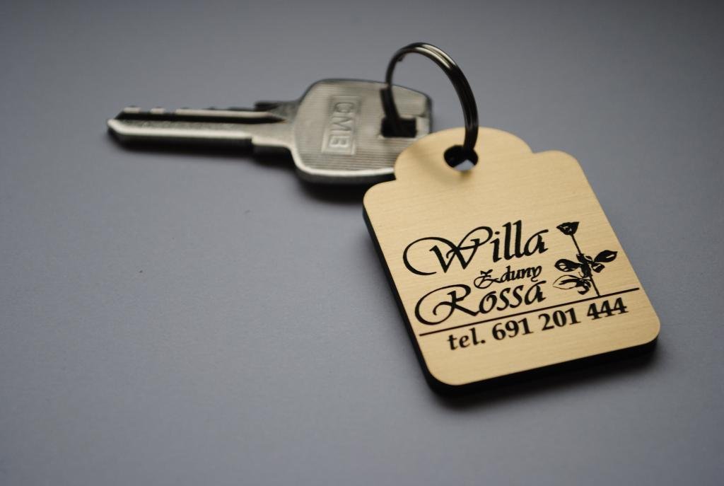 Breloki do kluczy Hotel Basen Fitnes Szkoła Grawer Materiał plastikowe inne