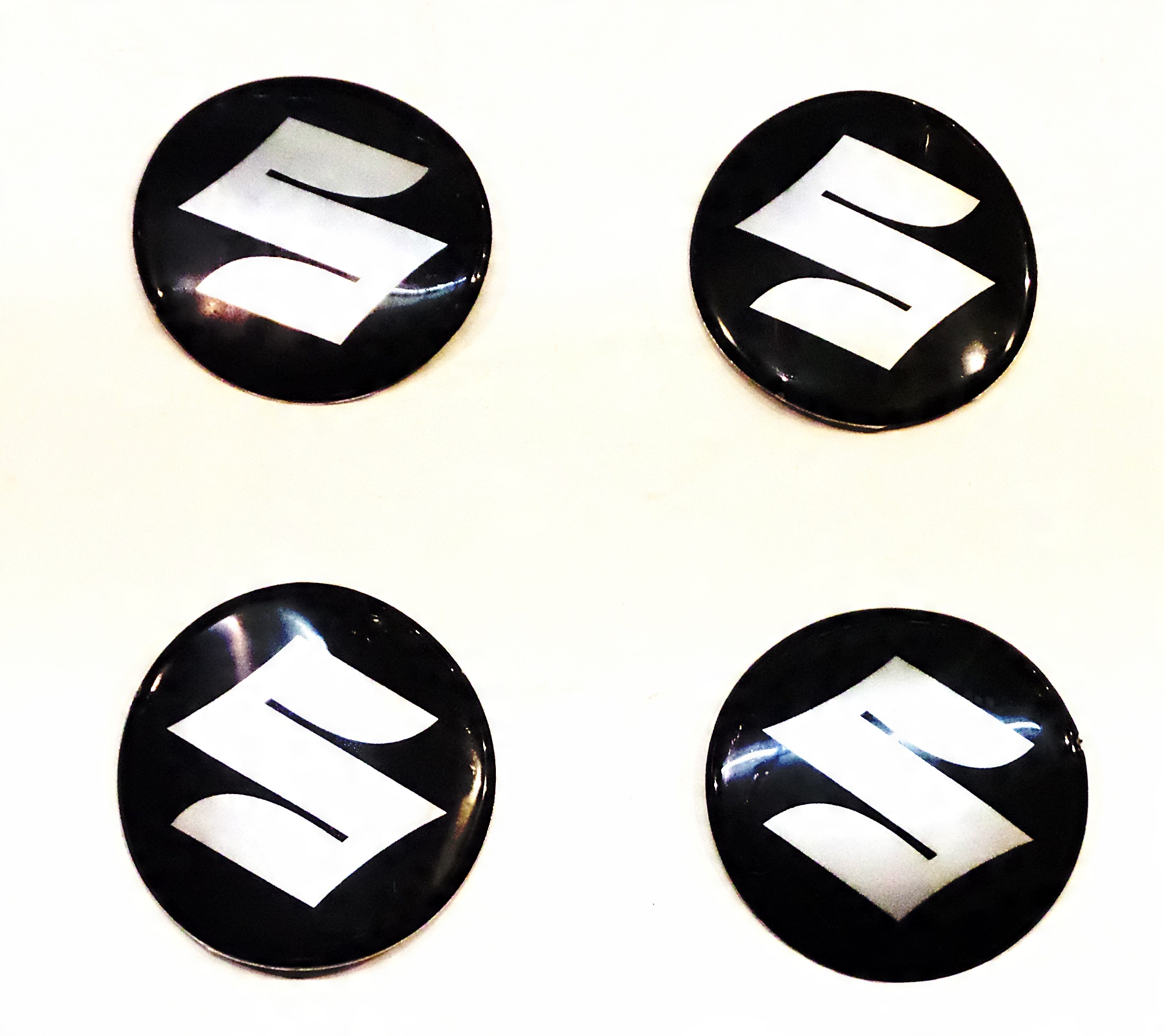 

Emblematy Naklejki Logo Na Kołpaki Suzuki 55 mm