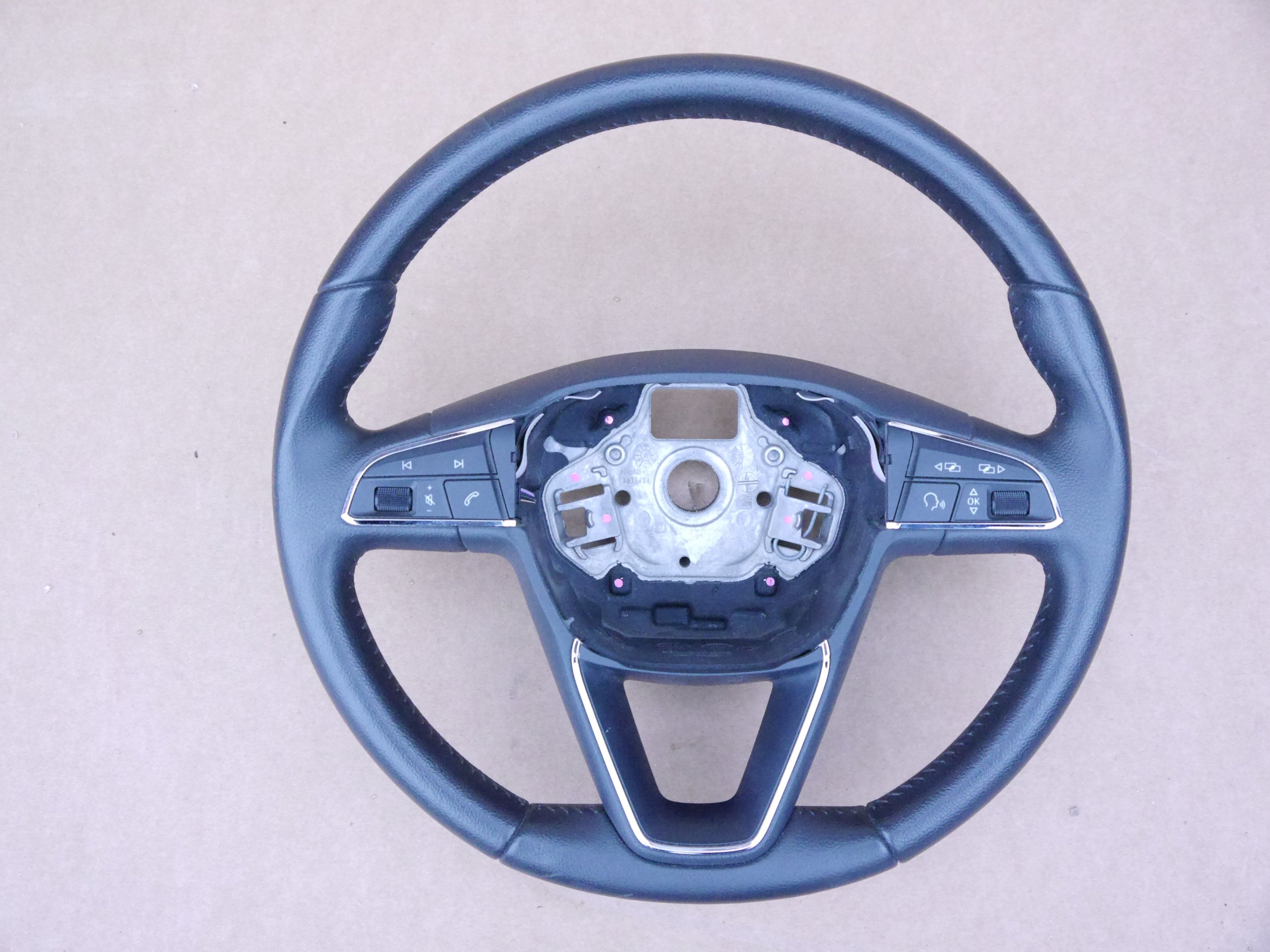 SKODA SUPERB OCTAVIA KIEROWNICA MULTIFUNKCJA