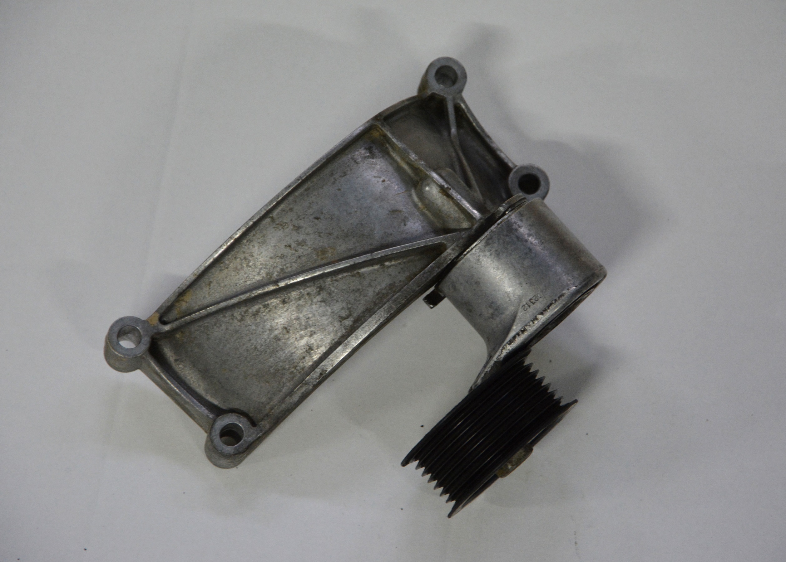 06E903143 06E903133M VW TOUAREG 7P НАТЯЖИТЕЛЬ ЛАПЫ