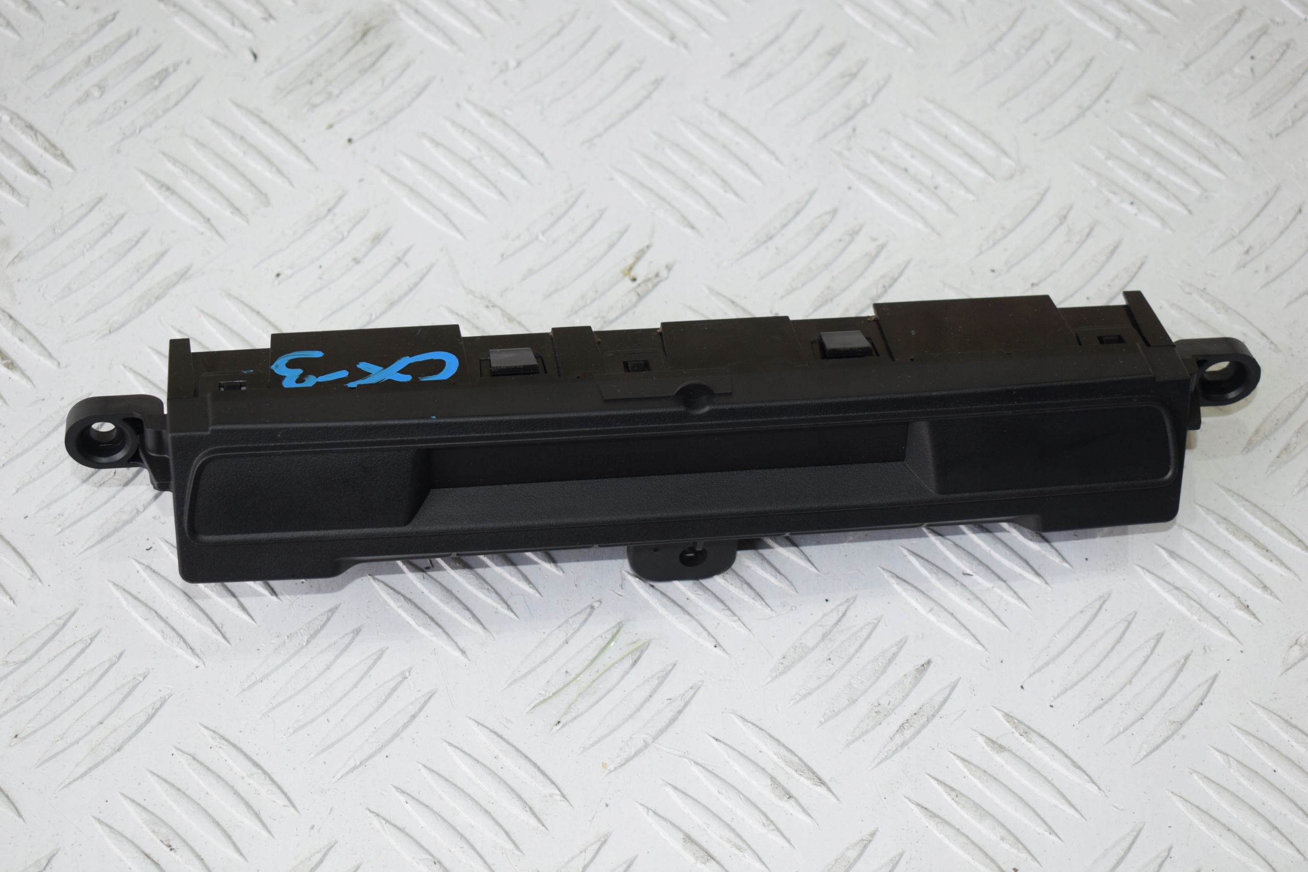 WYŚWIETLACZ PANEL KONSOLI MAZDA CX3 2017