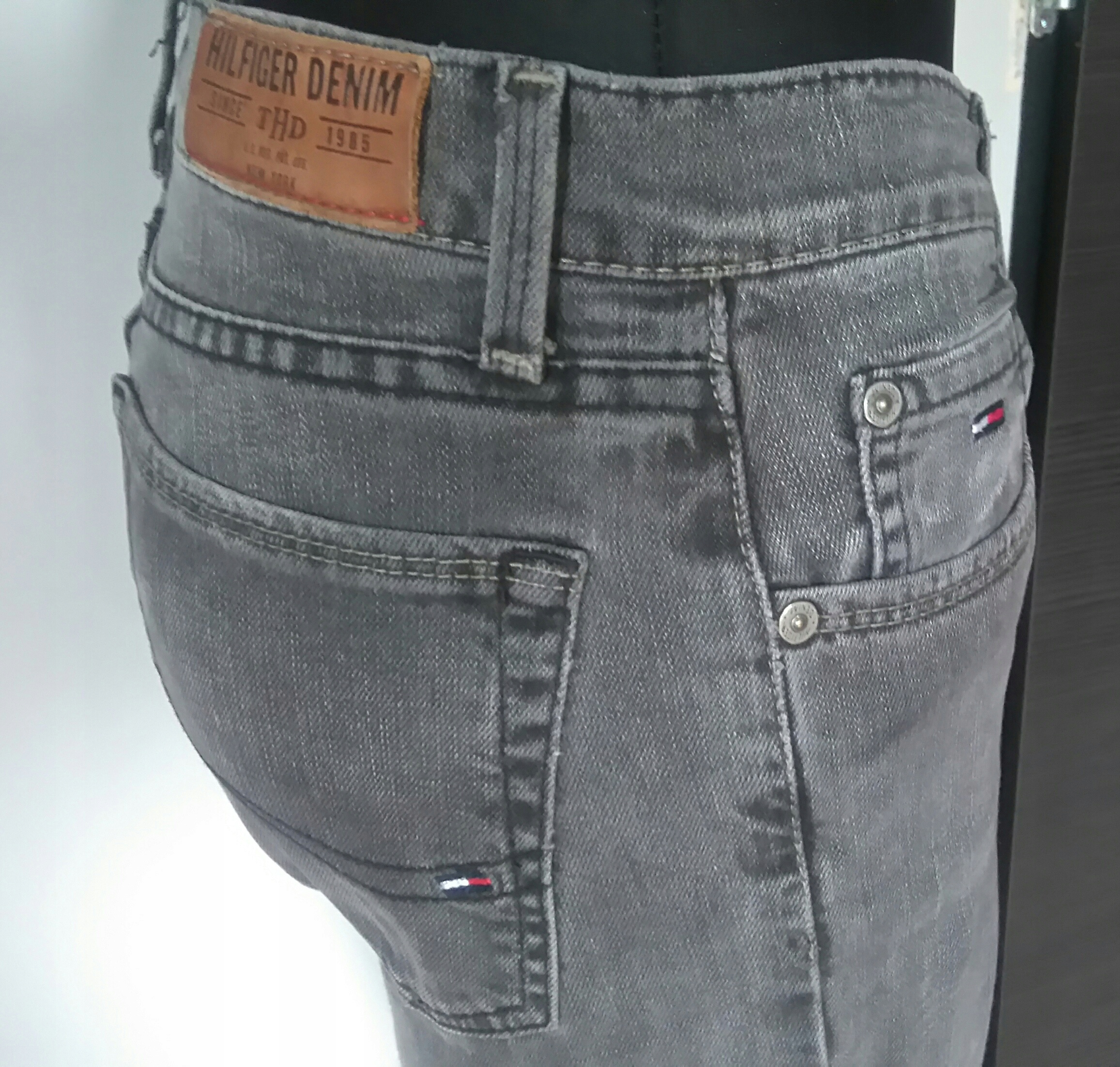 TOMMY HILFIGER Spodnie jeansowe damskie r.29/34o 7539110436 -
