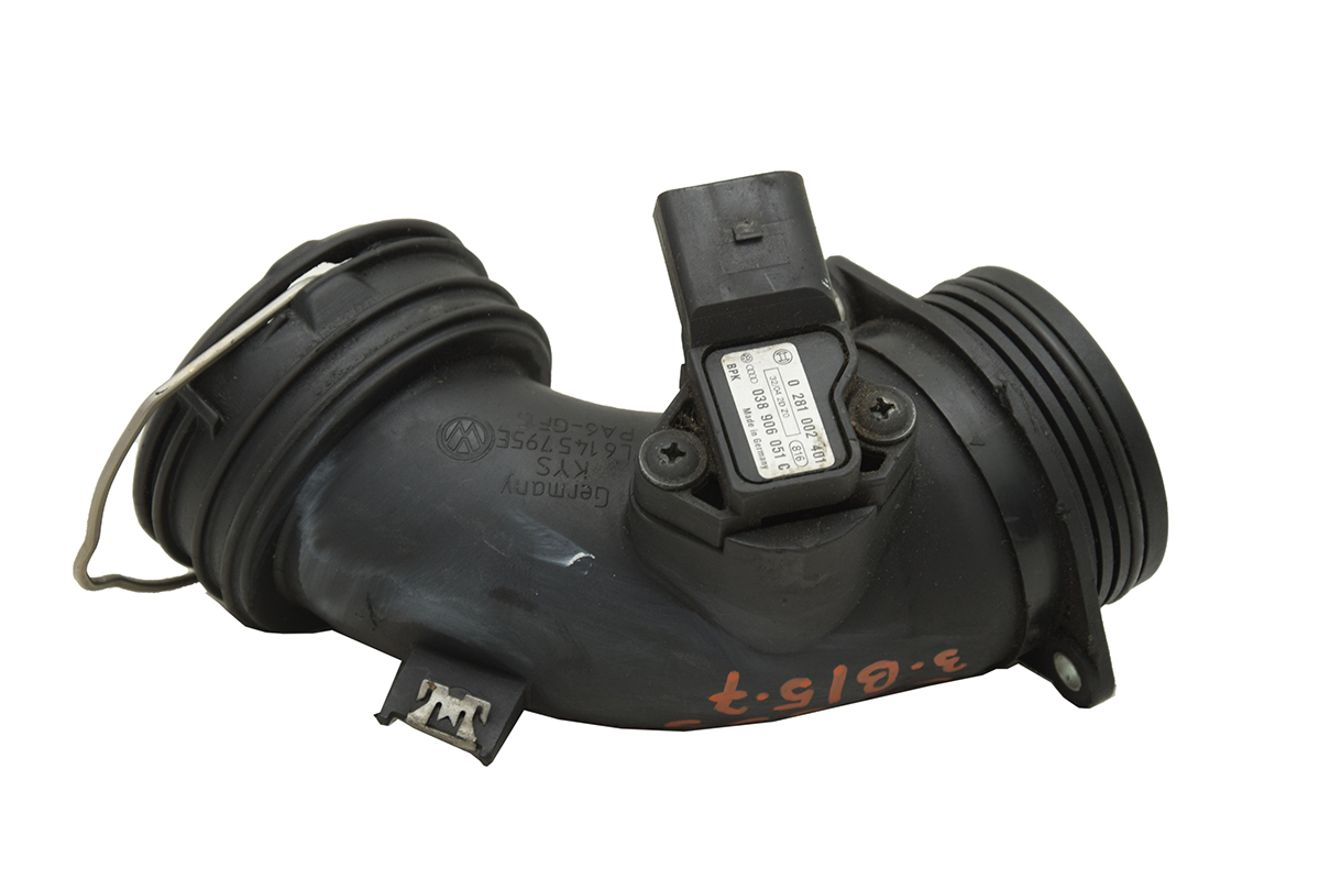ВОЗДУШНАЯ ТРУБА VOLKSWAGEN TOUAREG 7L6145795E