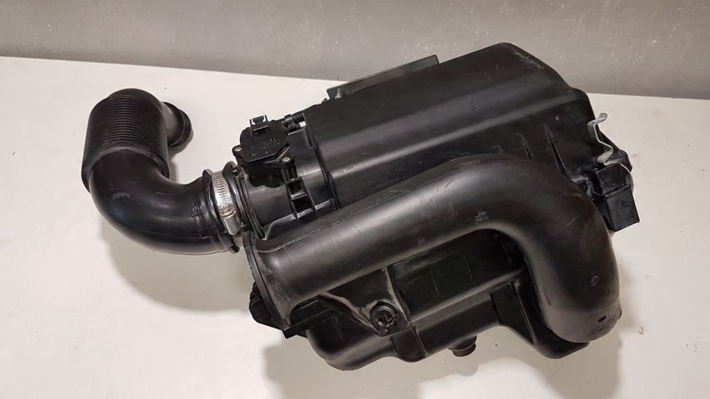 КОРПУС ФІЛЬТРА ПОВІТРЯ YARIS II D4d 2006-09 1.4