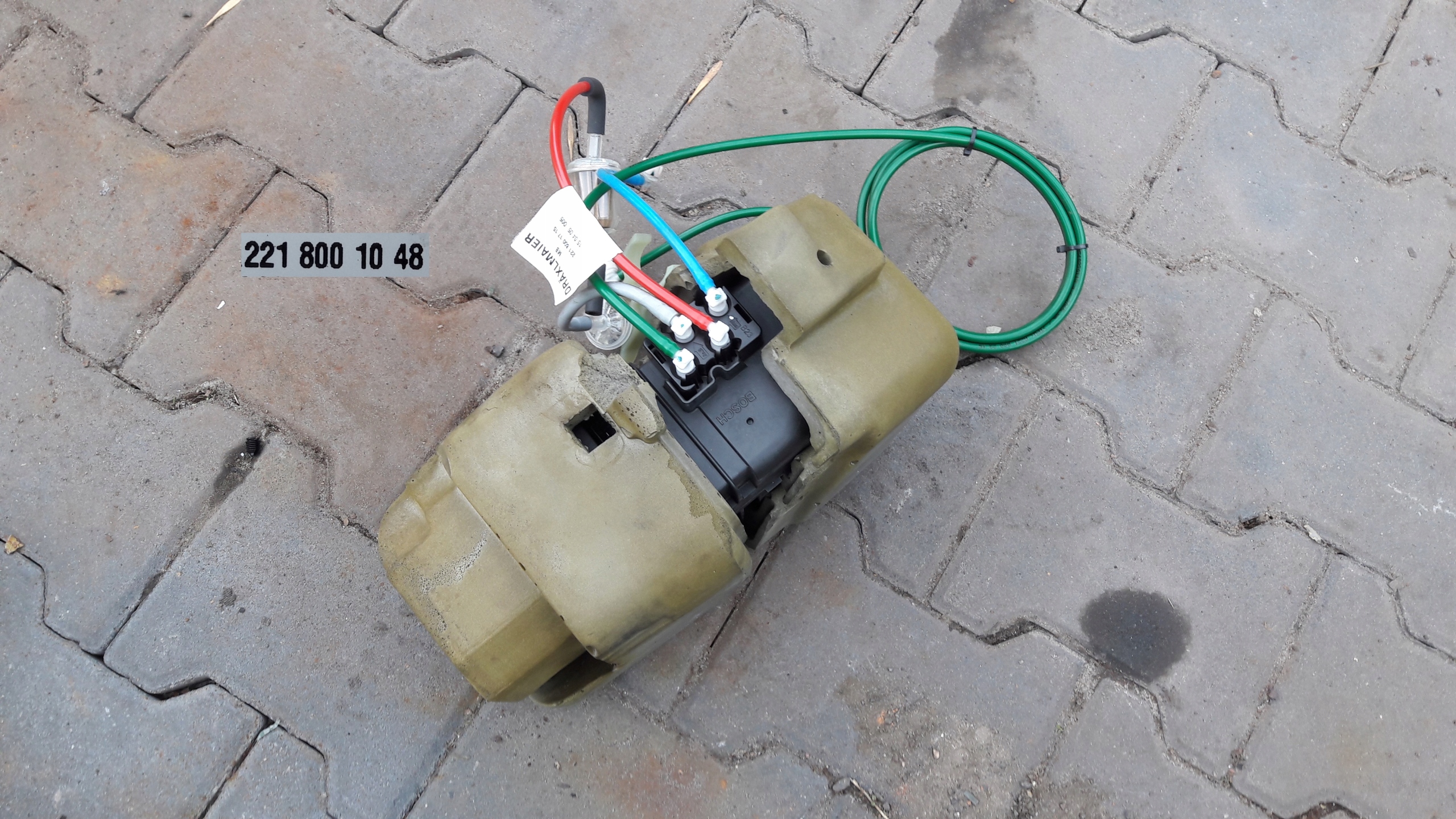 POMPKA ZAMKA CENTRALNEGO MERCEDES 221 2218001048