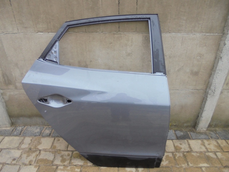 Hyundai OE7004c8010 двери заднее