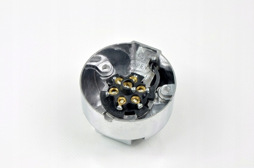 GNIAZDO METALOWE DO SAMOCHODU 7pin WTYCZKA Marka Kamar