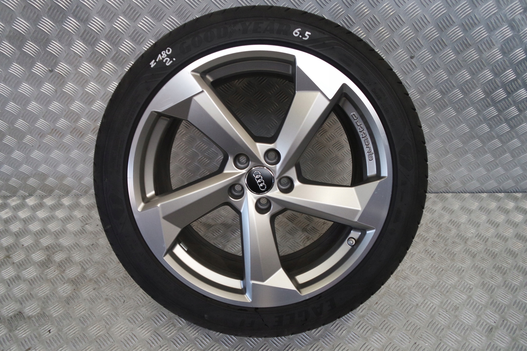 AUDI A8 D5 KOLA ALU 20 265/40R20 4H0601025DB Z180 Marka opon Goodyear
