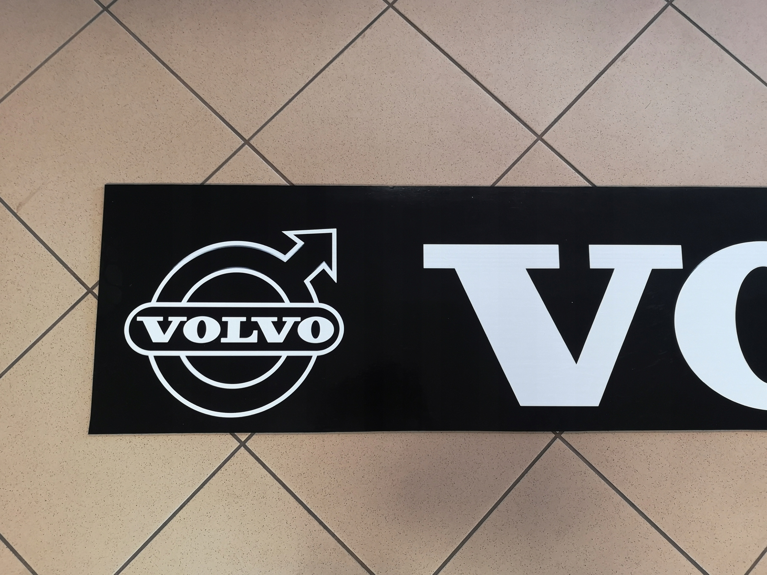 Chlapacz fartuch naczepy przyczepy VOLVO czarny Installation side Rear