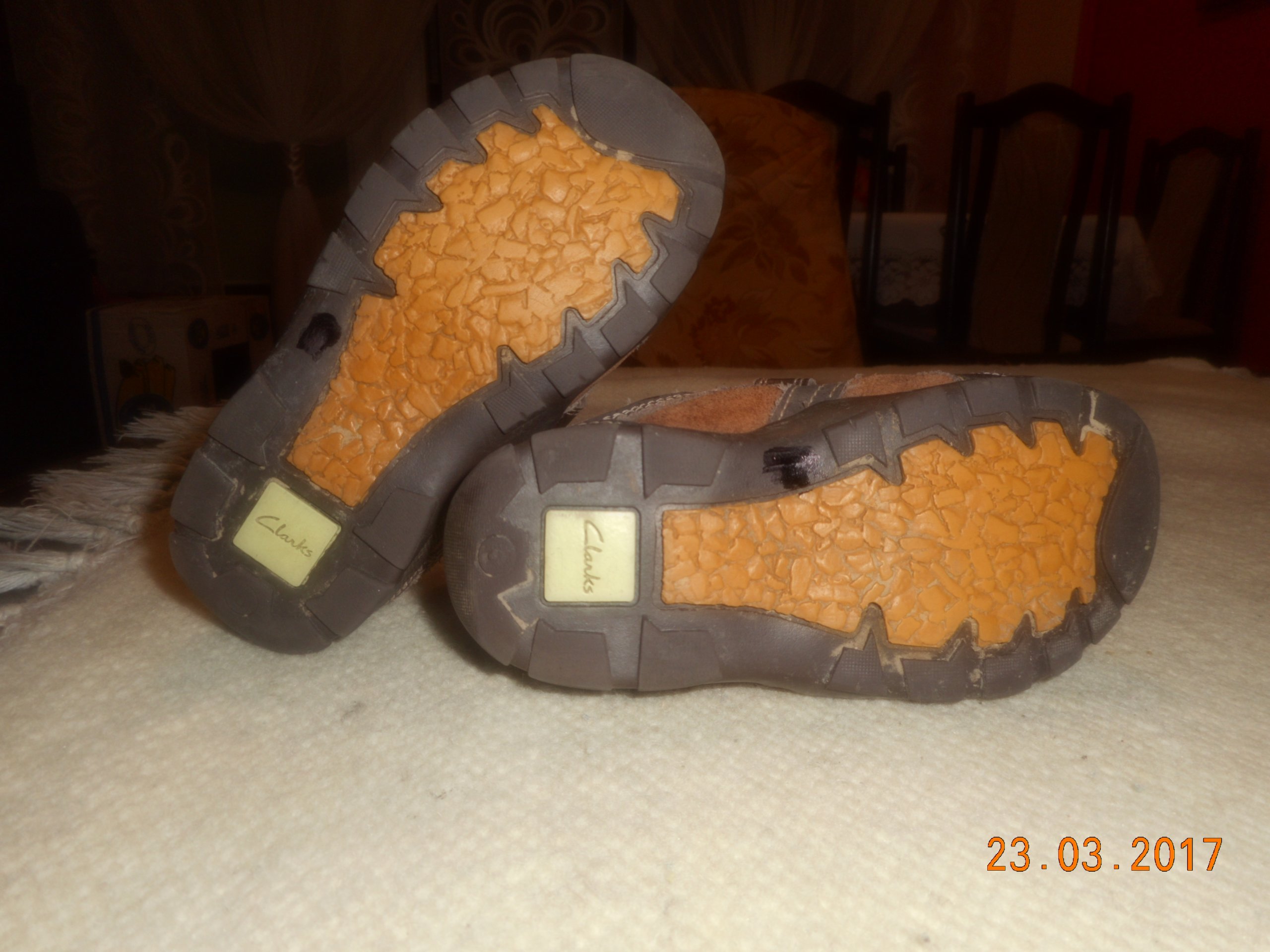 Buty CLARKS brązowe rozmiar 23 Płeć chłopcy