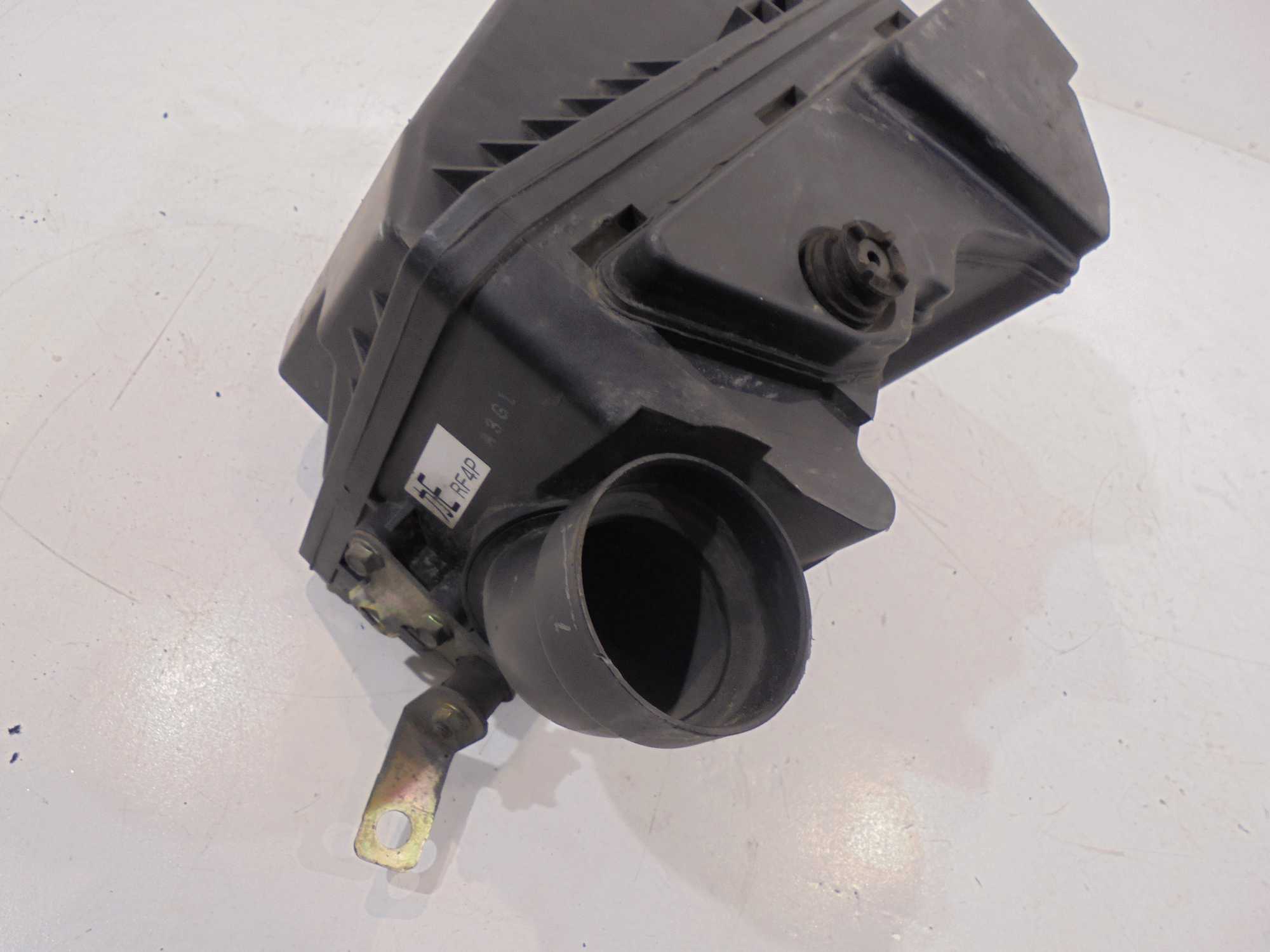 корпус салонного фильтра Воздух mazda PREMACY 2.0