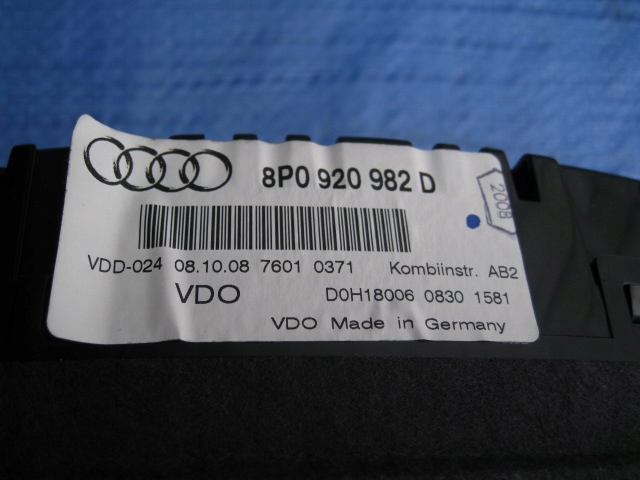 AUDI S3 8P 2,0 TFSI dials 8P0920982D