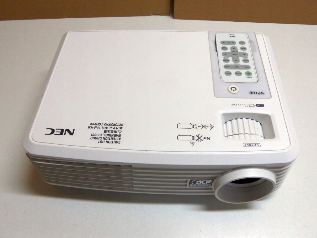 PROJEKTOR RZUTNIK NEC NP100 DLP 2000 ANSI PILOT EAN (GTIN) 0020356276461
