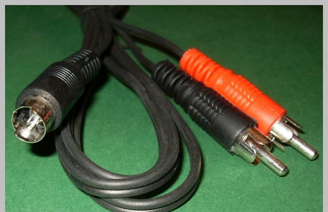 Kabel wtyk SVHS S-VIDEO 4p / 2x wtyk RCA 5m (1481) Kod producenta 1481