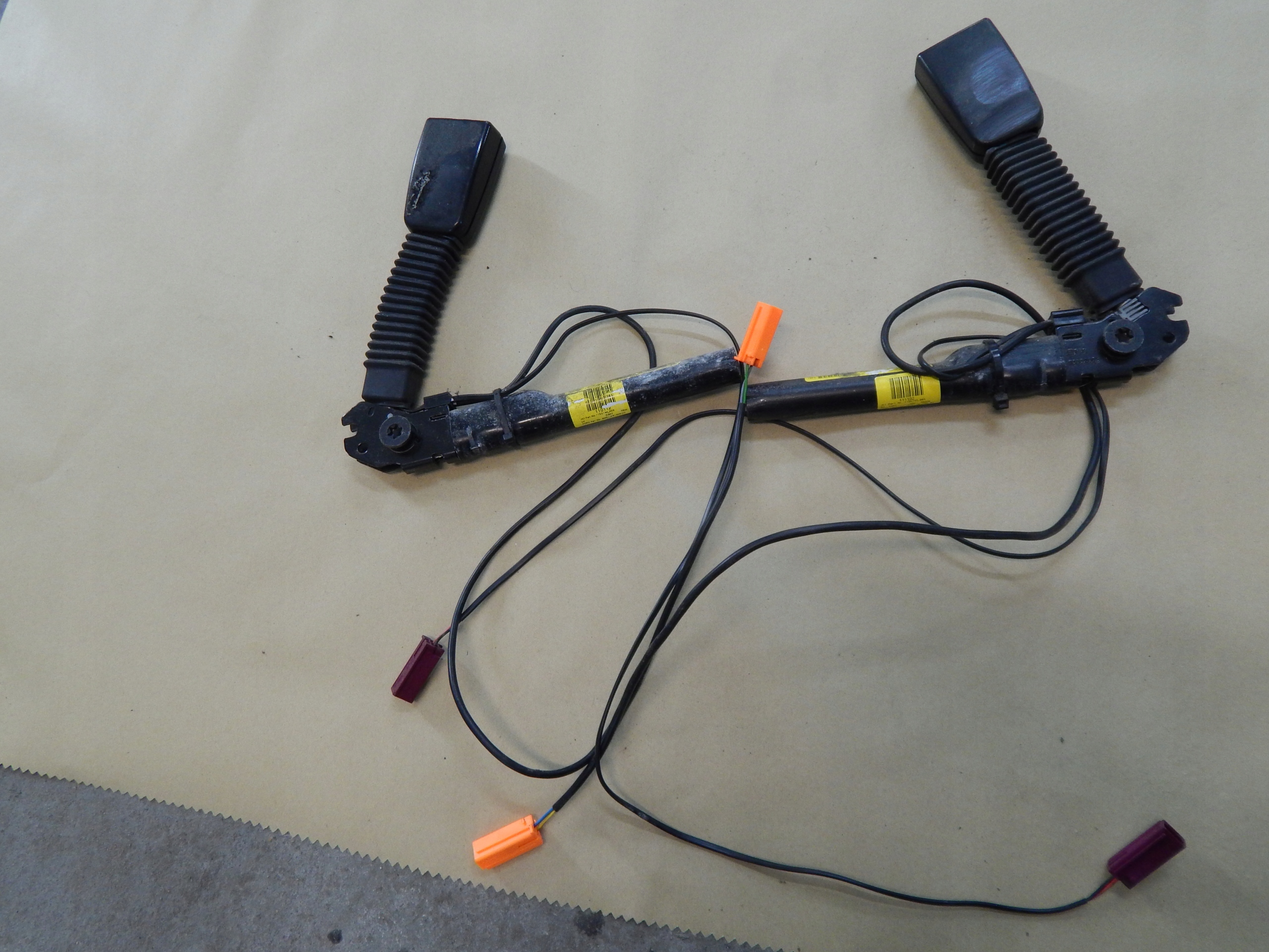 E8ec046e49629fbf230241ee570c