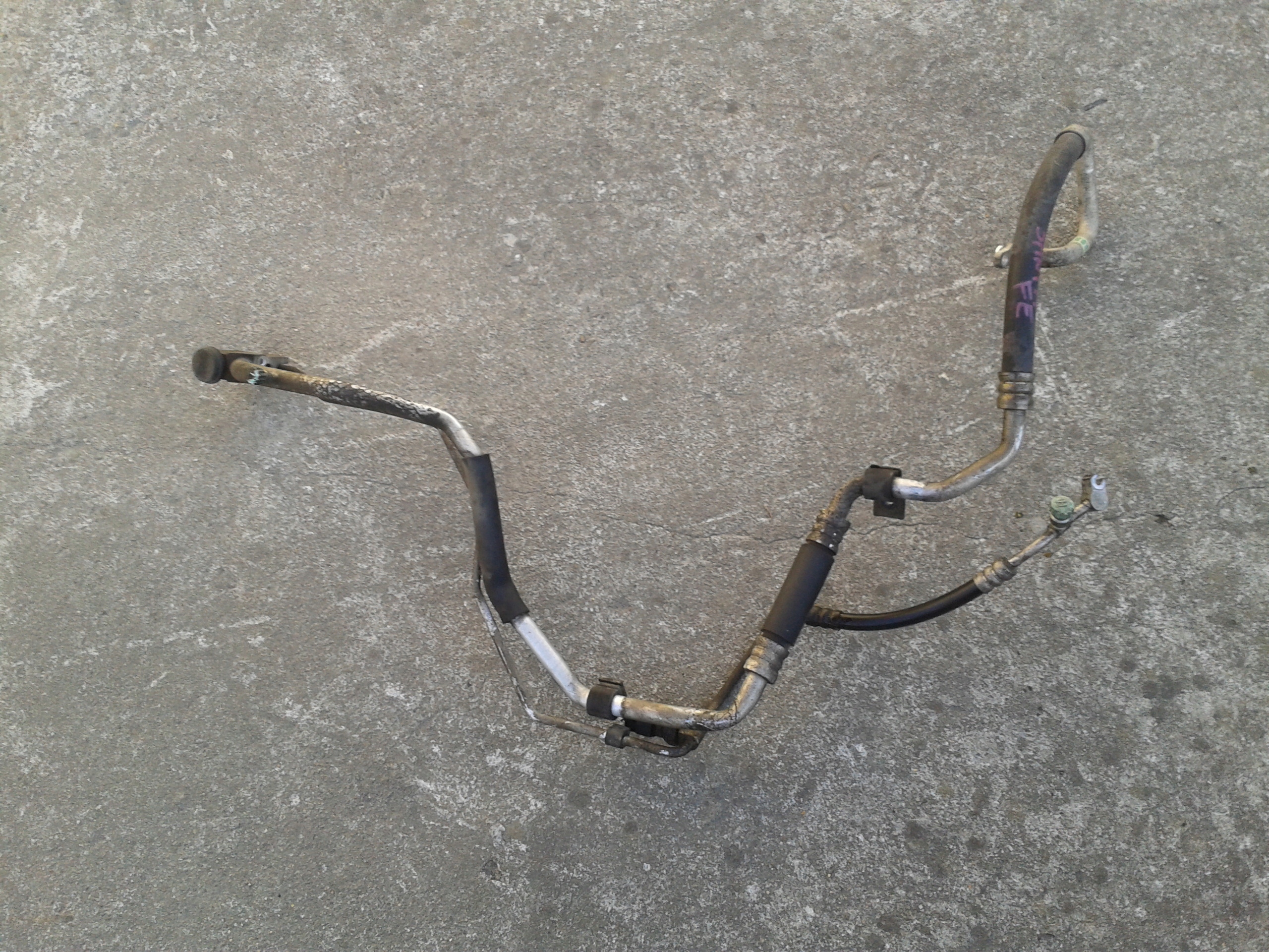 ШЛАНГ КОНДИЦІОНЕРА HYUNDAI SANTA FE І 2.0 CRDI