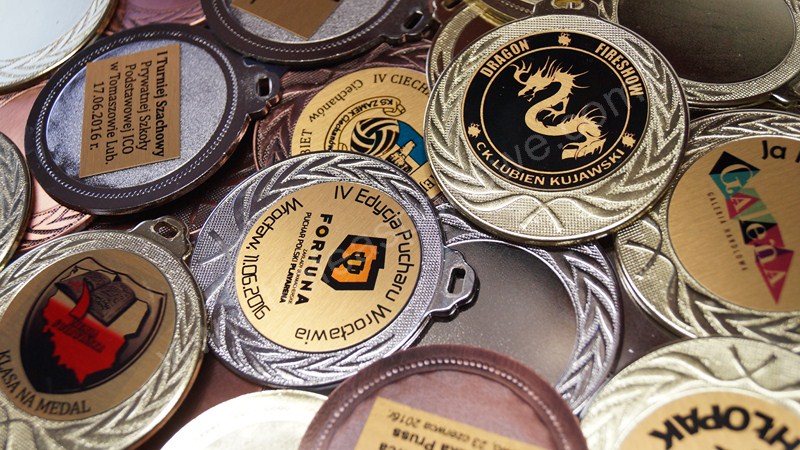 

Ogromny I Ciężki medal 7cm szarfa wklejki