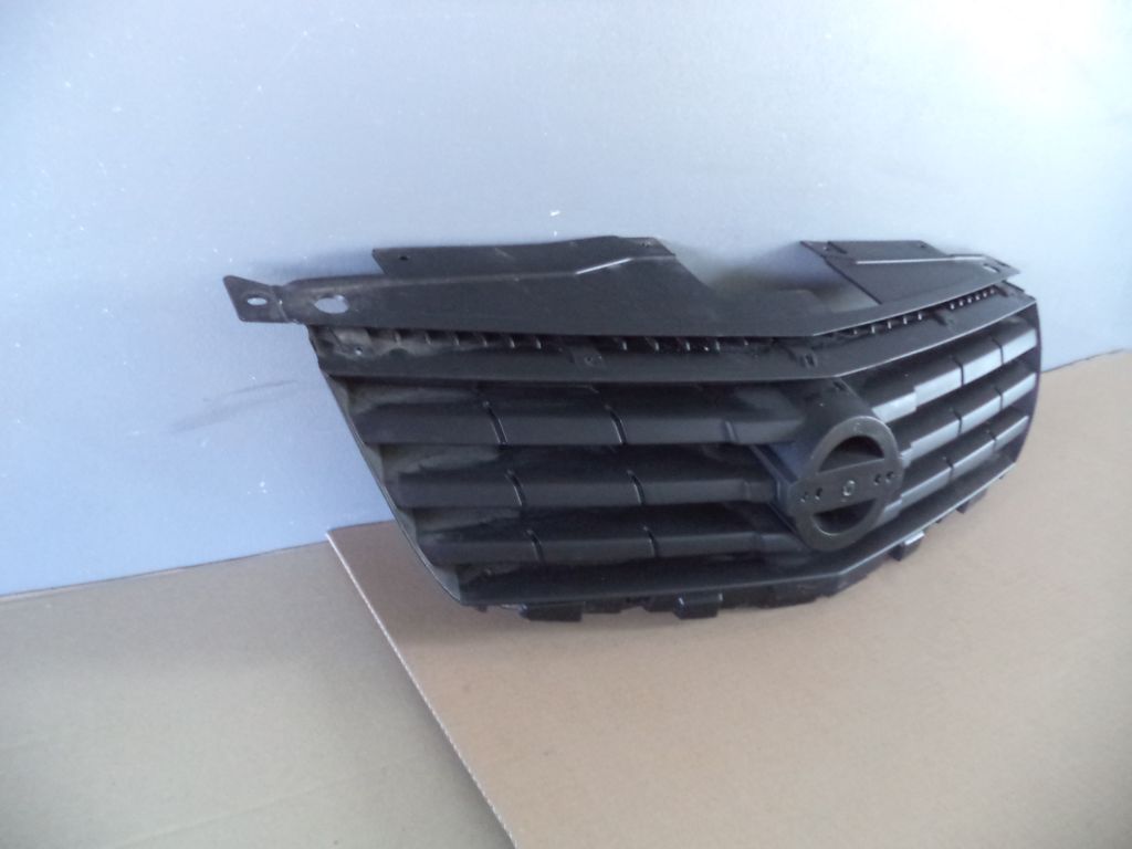 NISSAN ALMERA CLASSIC B10 2006-2014 ATRAPA GRILL Producent części Nissan OE