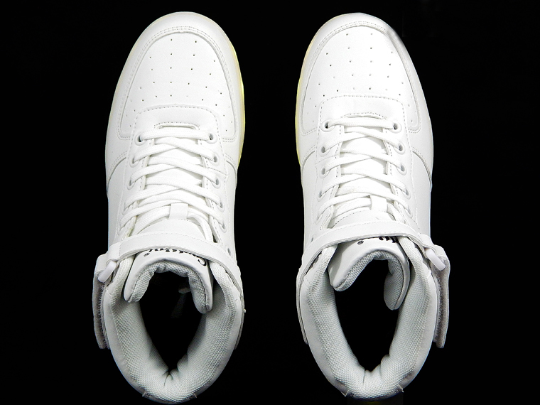 BUTY ŚWIECĄCE LED-SNEAKERS PODŚWIETLANE BIAŁY R-39 Materiał wkładki tkanina