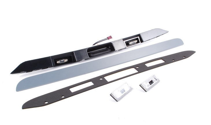 LISTWA TABLICY REJESTRACYJNEJ BMW 5 E39 ORYGINAŁ