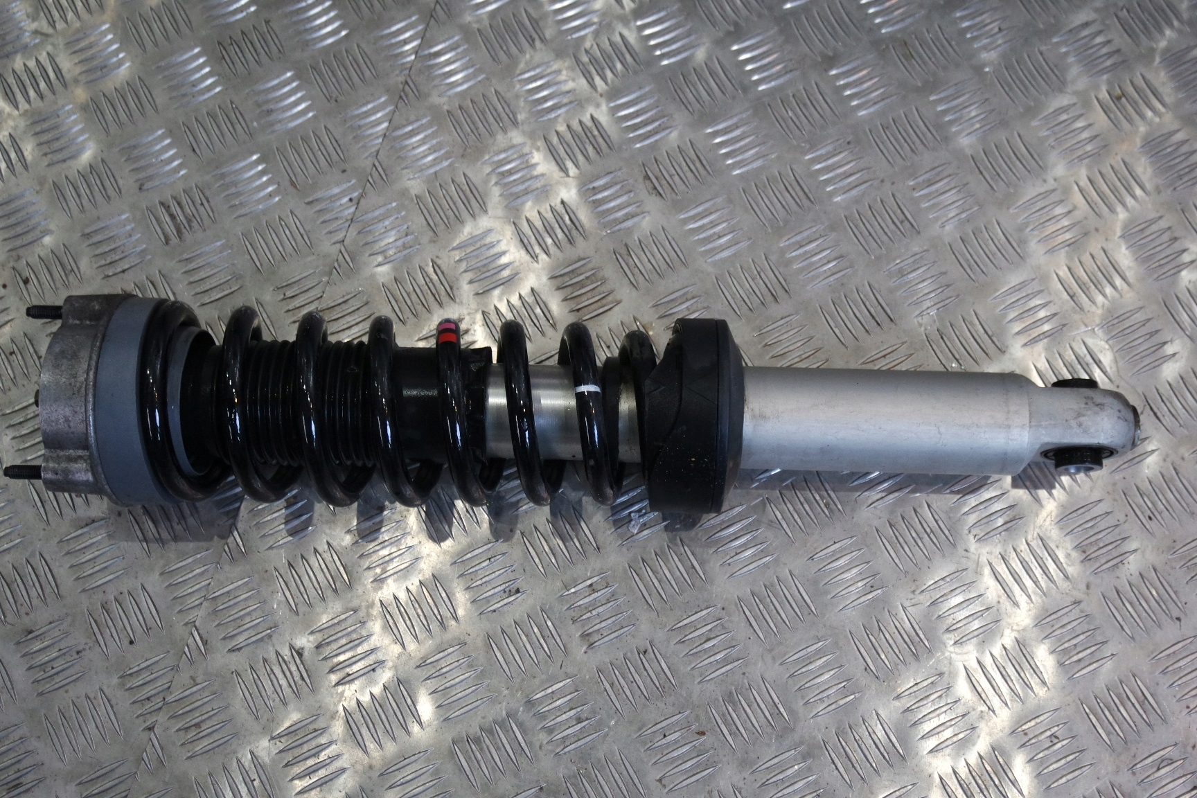 AMORTYZATOR TYL MERCEDES GT AMG W190 A1903206100