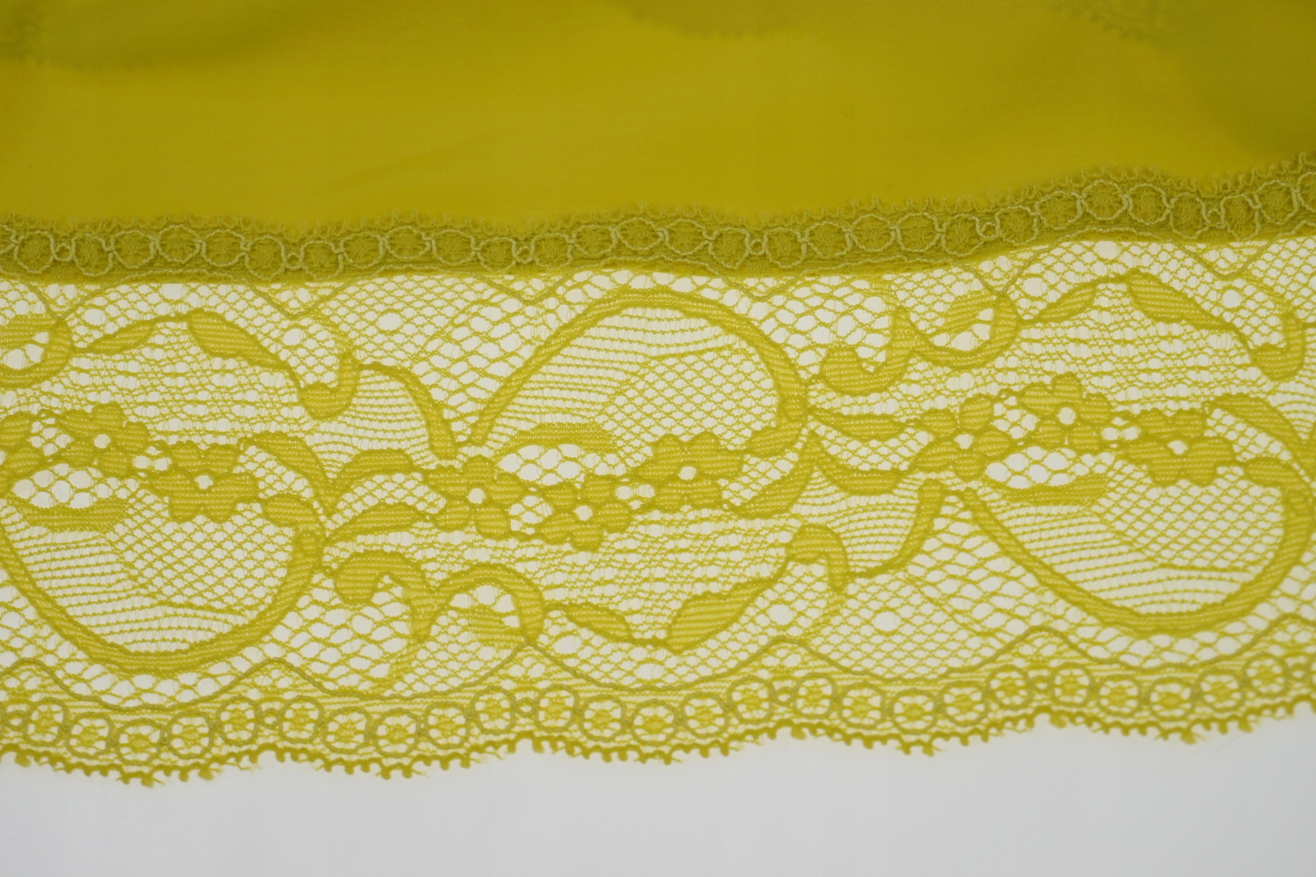 INTIMISSIMI KOSZULKA NOCNA MIKROFIBRA LIMONKA S/36 Cechy dodatkowe koronka