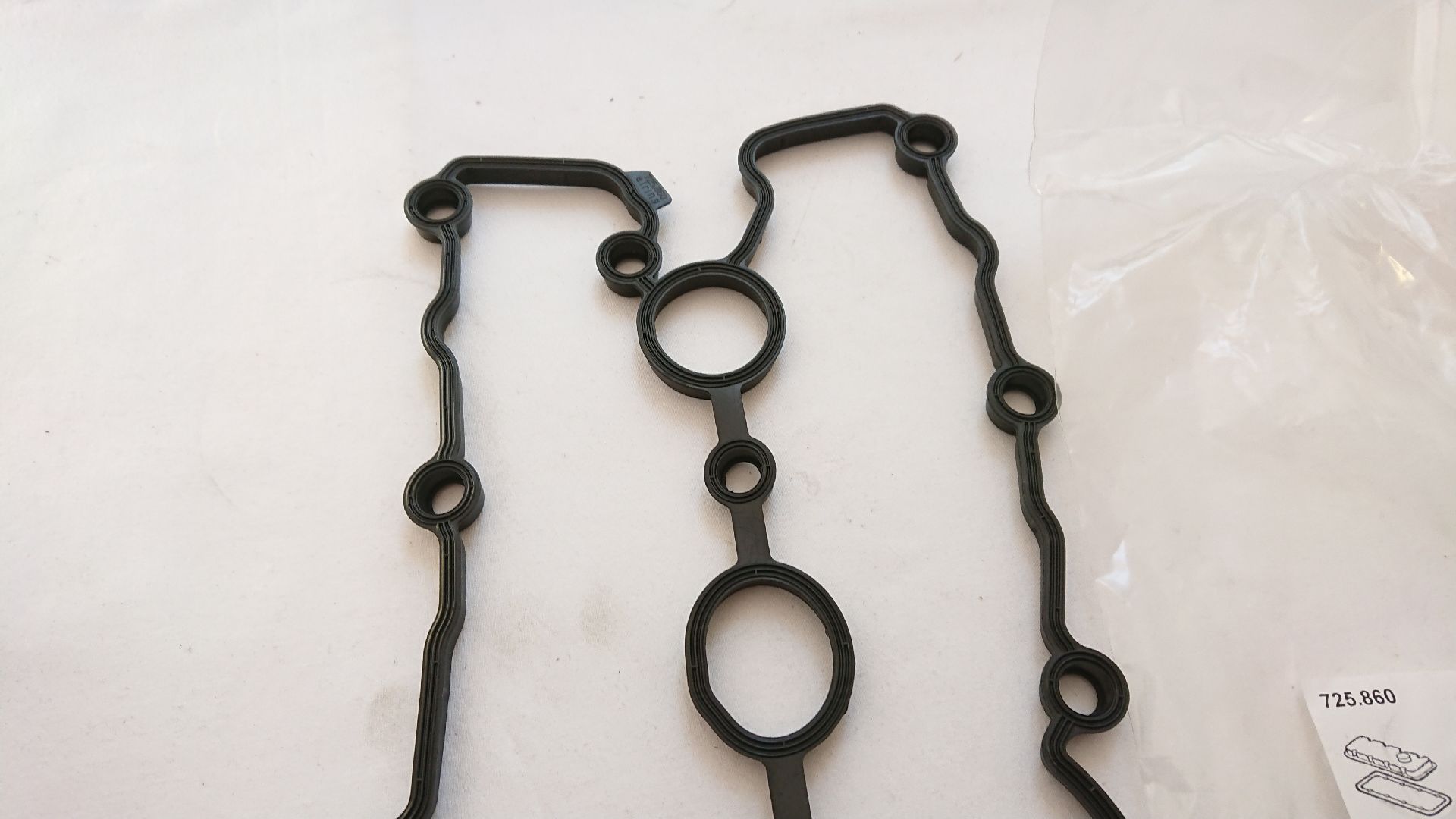 USZCZELKA POKRYWY ZAWORÓW AUDI A4 A6 A8 3.2 FSI Numer katalogowy części 725.860