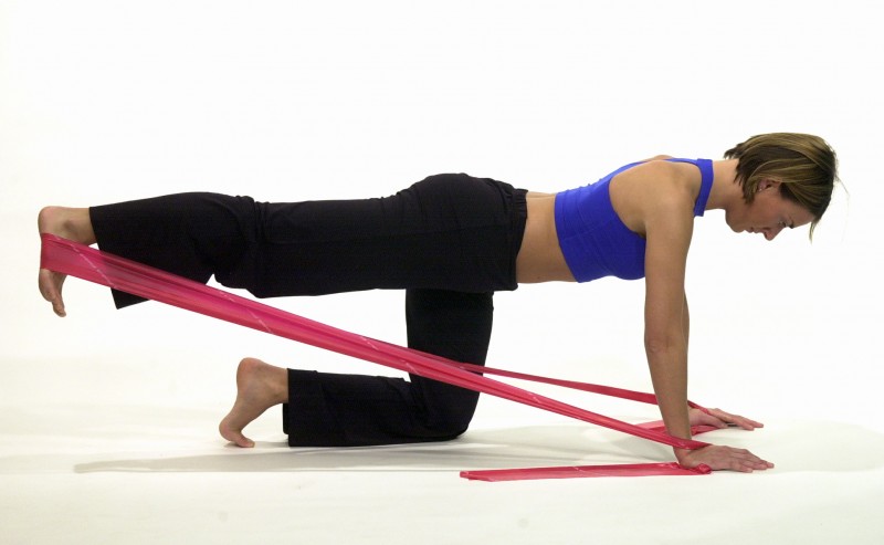 TAŚMA DO ĆWICZEŃ THERABAND GUMA NIEBIESKA 1,5M Kolor dominujący odcienie niebieskiego