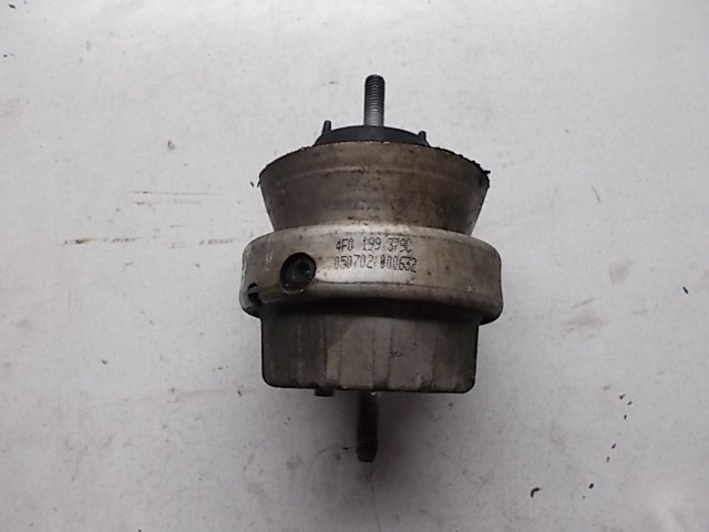 AUDI A6 C6 2.0 TFSI подушка двигателя 4F0199379C