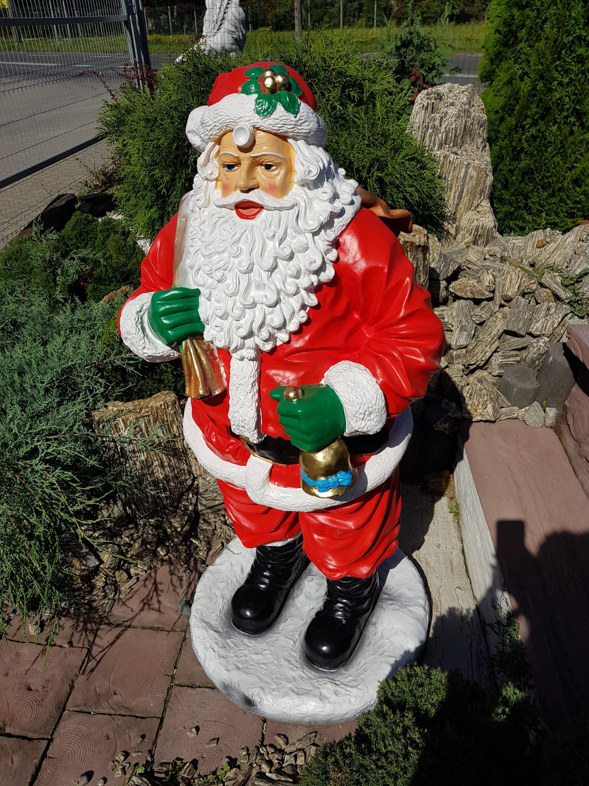 FIGURKA OGRODOWA - MIKOŁAJ XXL Z PREZENTAMI Marka inna