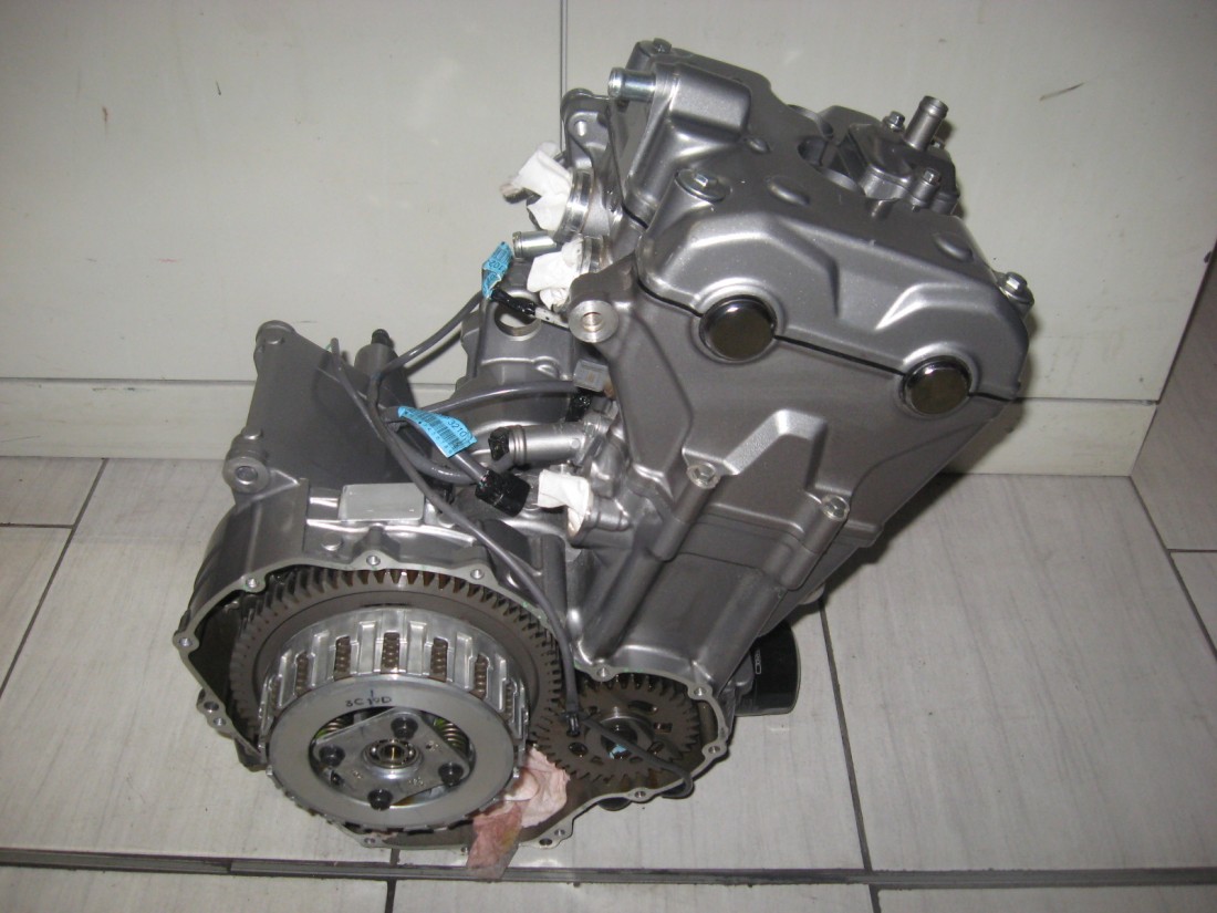 SILNIK HONDA CB 500 X CB500F PC46 CBR 2014 2100 km Producent Honda OE