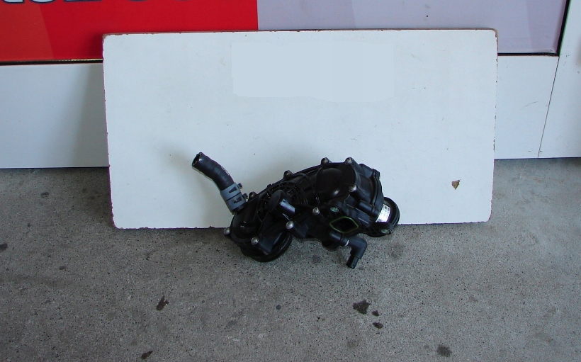 GD AUDI Q7 4M 3 0TDI TERMOSTAT OBUDOWA 059121111BH